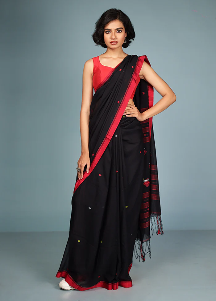 Black Matka Silk Saree With Blouse Piece - Image 2