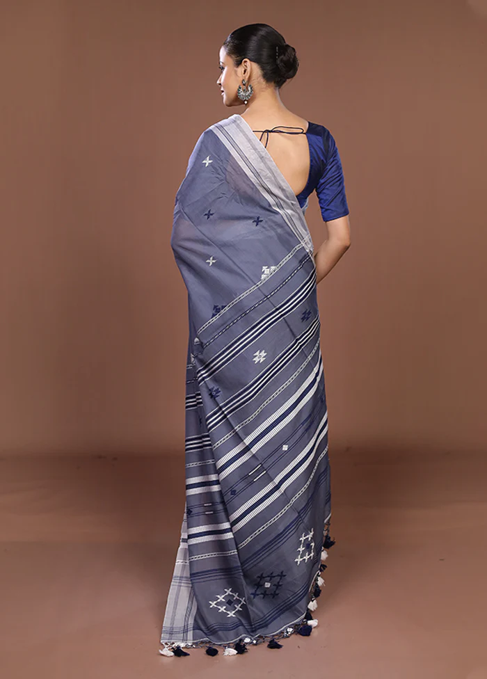 Blue Matka Silk Saree With Blouse Piece - Image 3