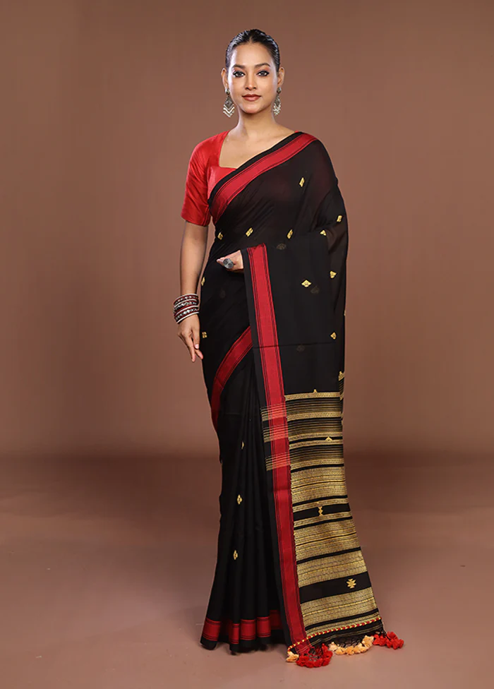 Black Matka Silk Saree With Blouse Piece - Image 2