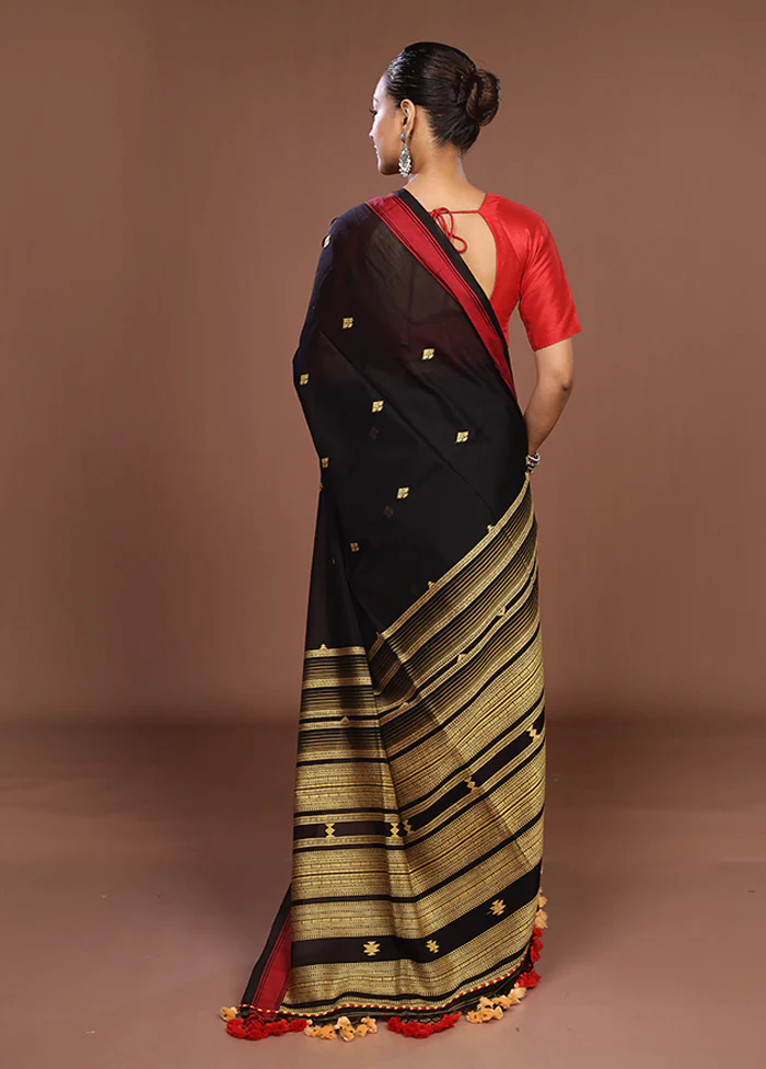 Black Matka Silk Saree With Blouse Piece - Image 3