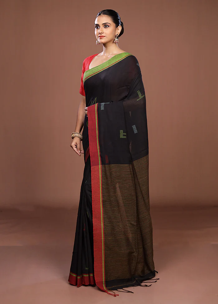 Black Matka Silk Saree With Blouse Piece - Image 4