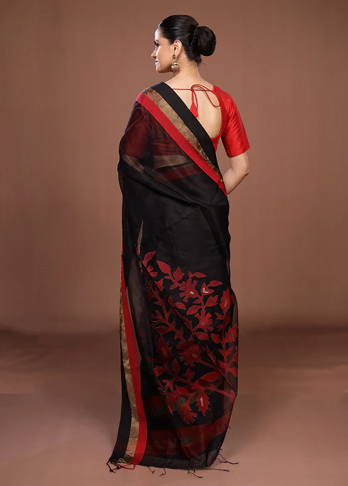Black Matka Silk Saree With Blouse Piece - Image 3