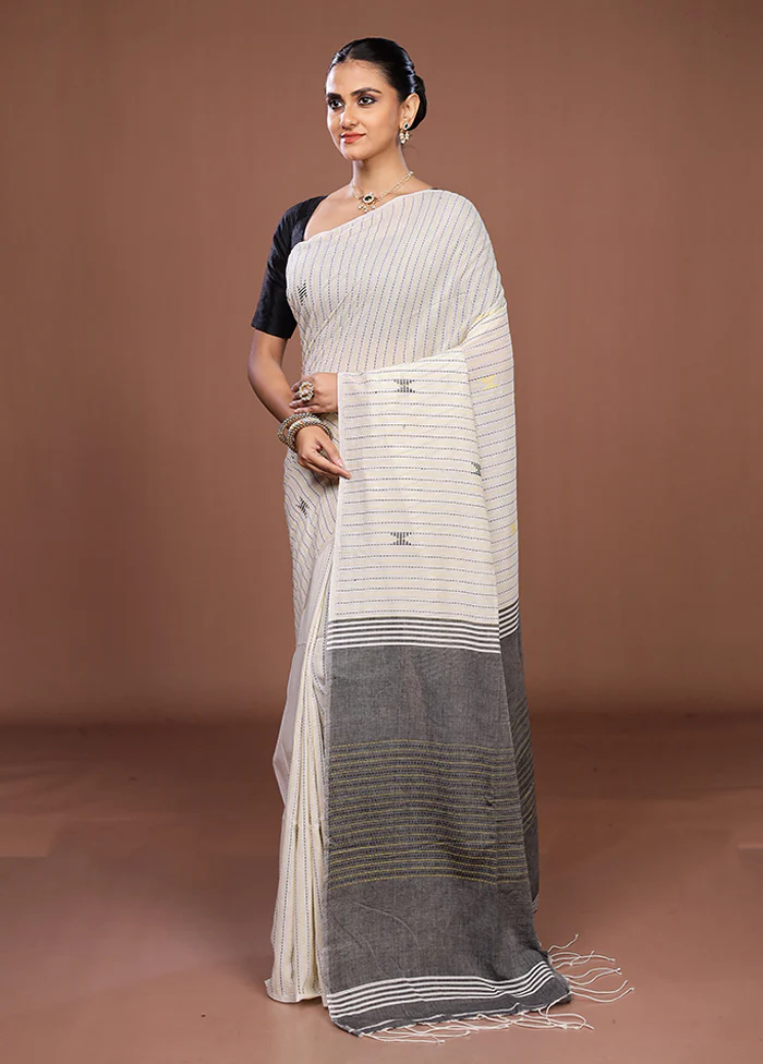 Black Matka Silk Saree With Blouse Piece - Image 4