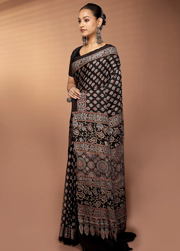 Black Printed Pure Silk Saree Without Blouse Piece - Image 4