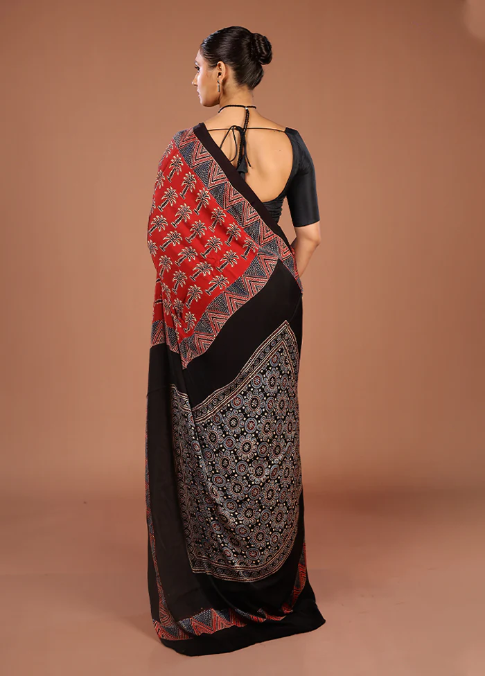 Red Printed Silk Saree Without Blouse Piece - Image 3