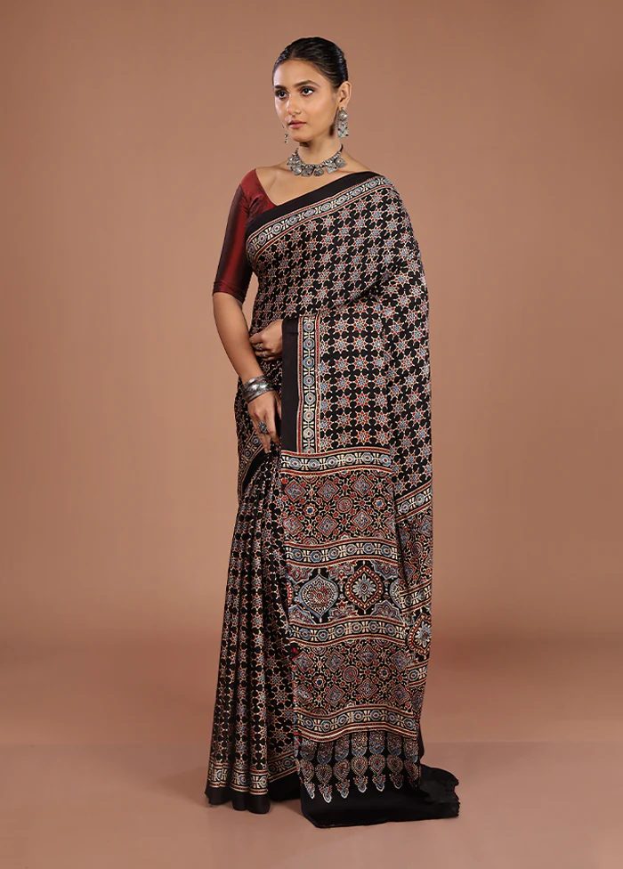 Black Printed Pure Silk Saree Without Blouse Piece - Image 4