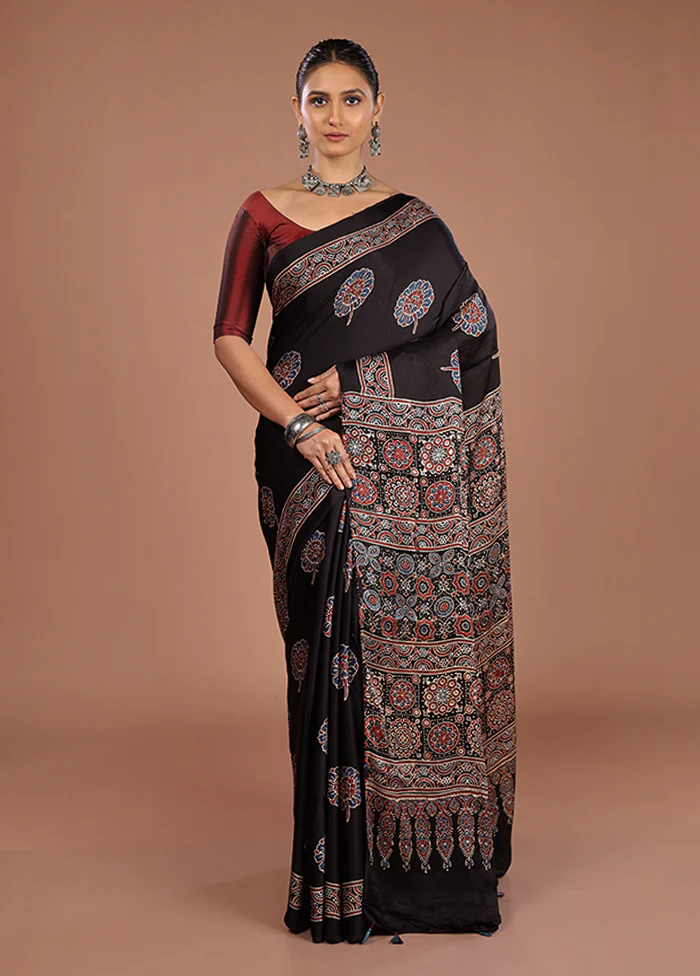 Black Printed Pure Silk Saree Without Blouse Piece - Image 2