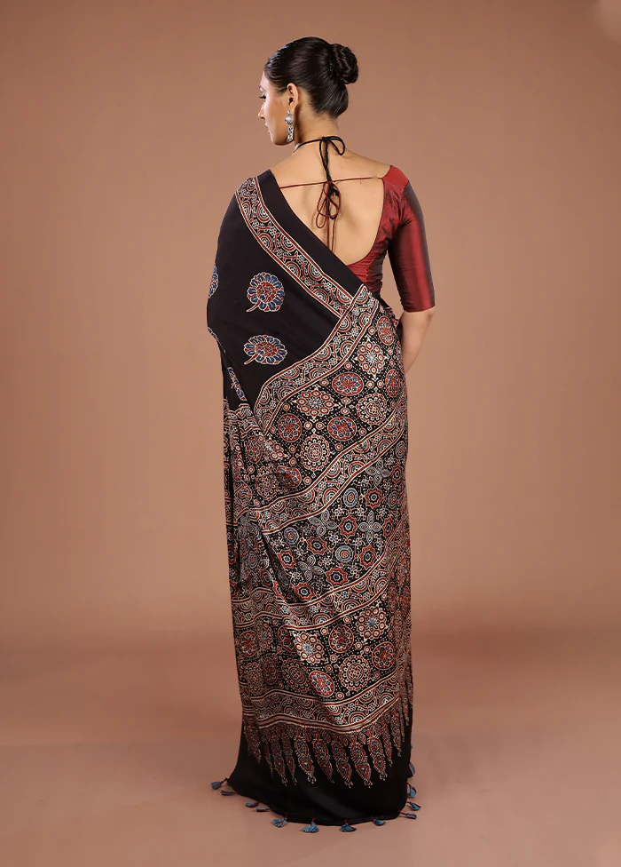 Black Printed Pure Silk Saree Without Blouse Piece - Image 3