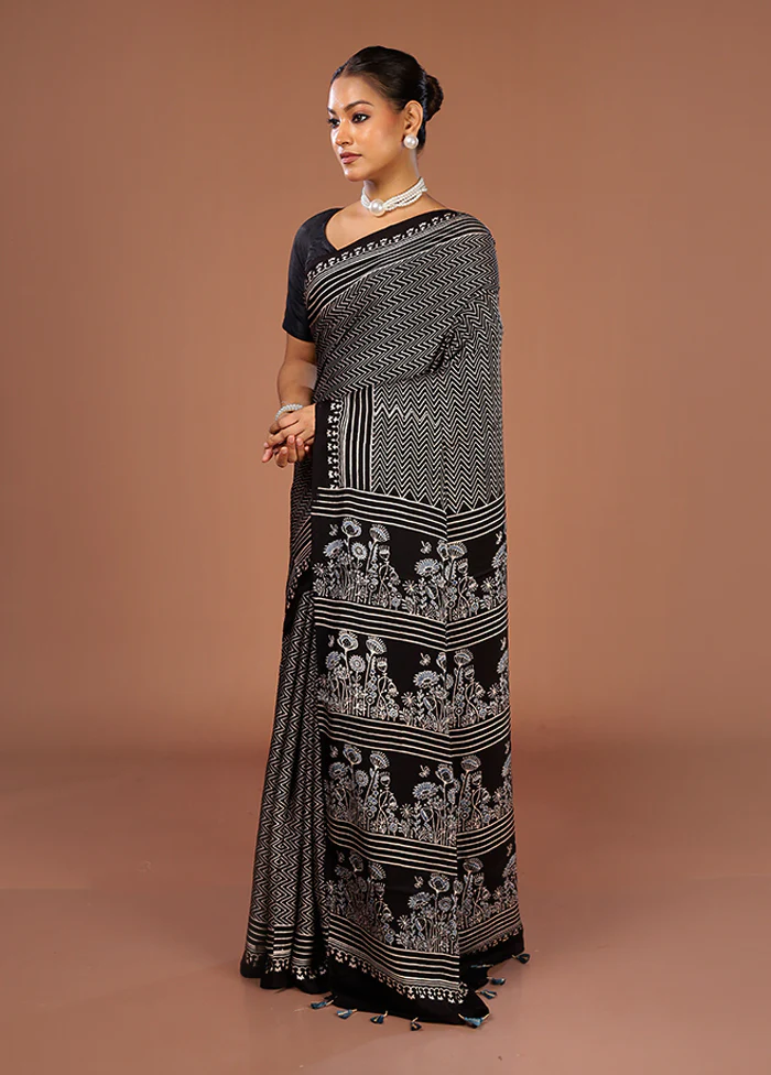 Black Printed Pure Silk Saree Without Blouse Piece - Image 4