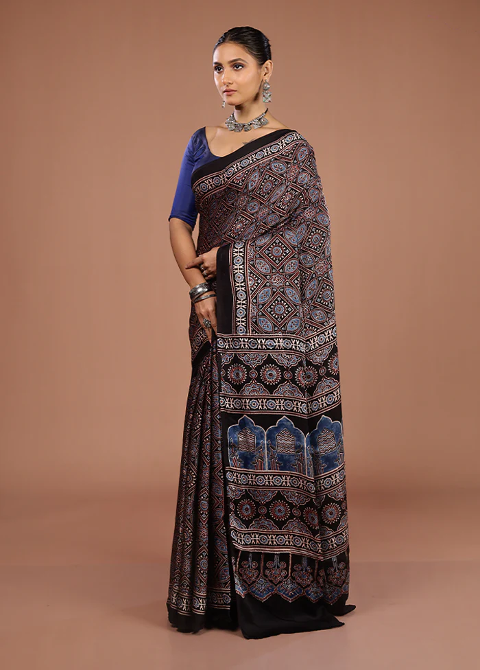 Black Printed Pure Silk Saree Without Blouse Piece - Image 4