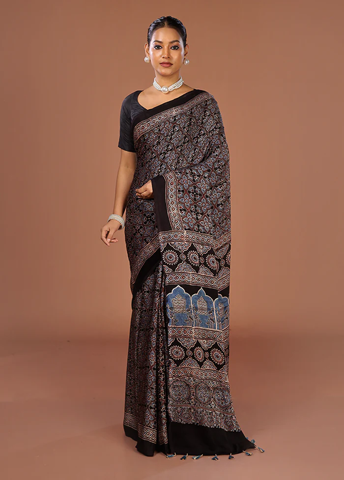 Black Printed Pure Silk Saree Without Blouse Piece - Image 2