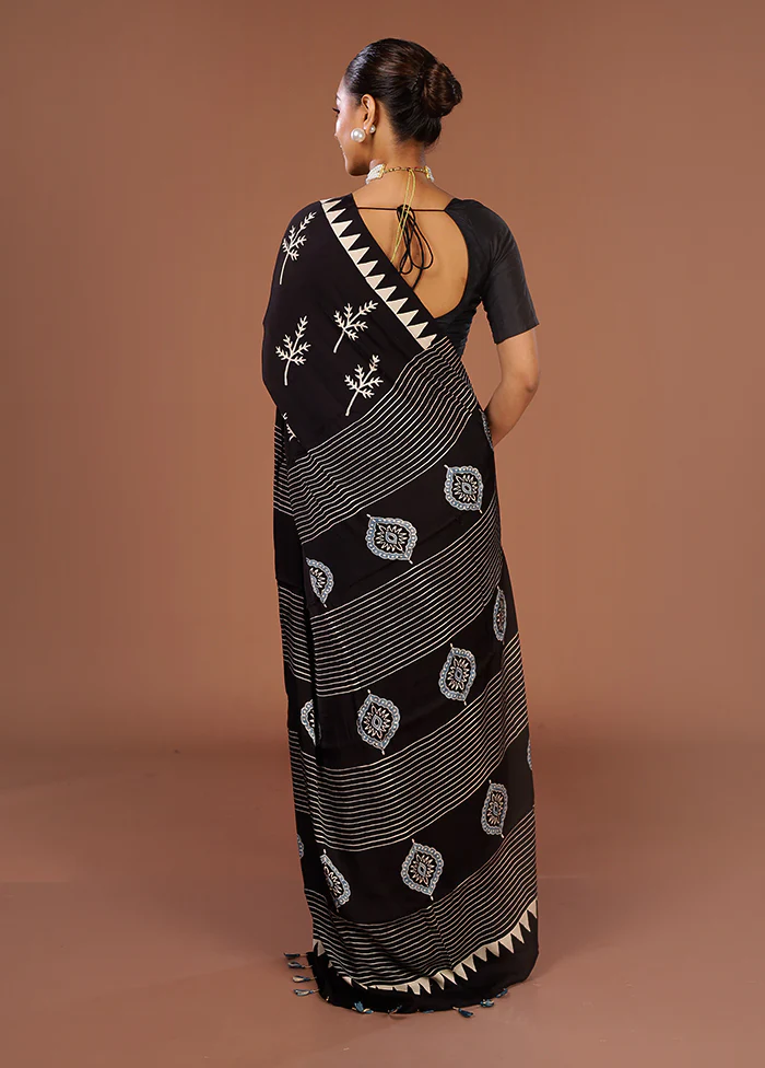 Black Printed Pure Silk Saree Without Blouse Piece - Image 3