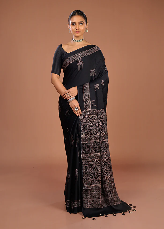 Black Printed Pure Silk Saree Without Blouse Piece - Image 2