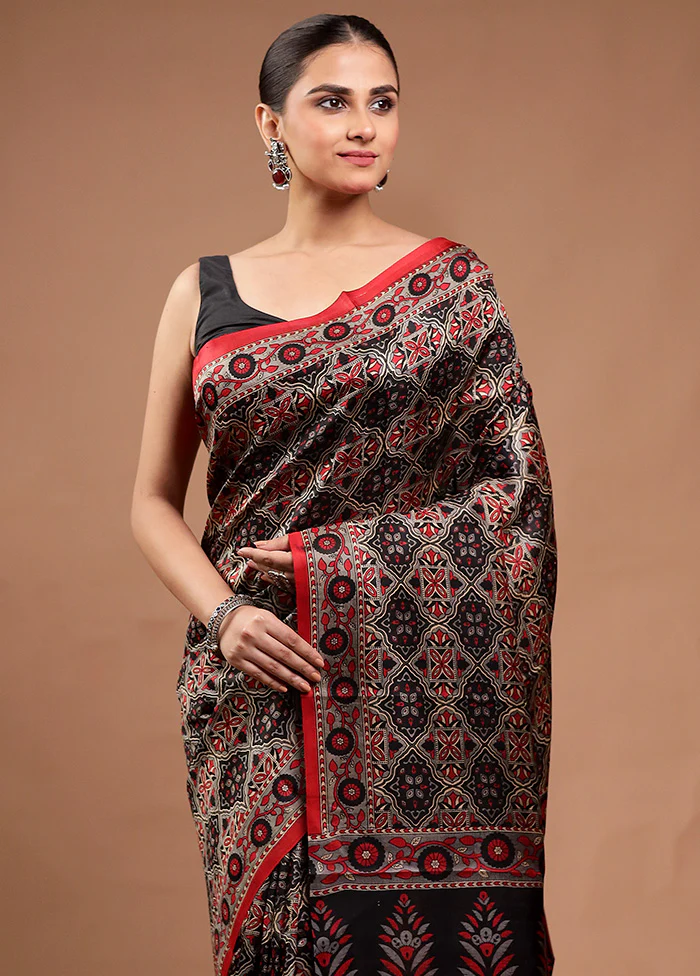 Black Printed Pure Silk Saree Without Blouse Piece - Image 2