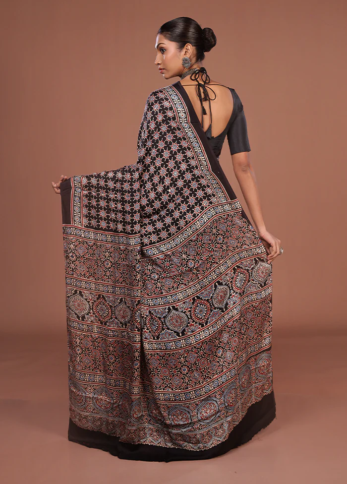 Black Printed Pure Silk Saree Without Blouse Piece - Image 3