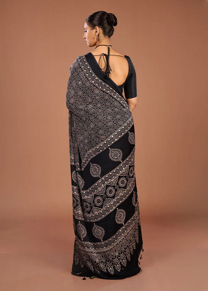 Black Printed Pure Silk Saree Without Blouse Piece - Image 3