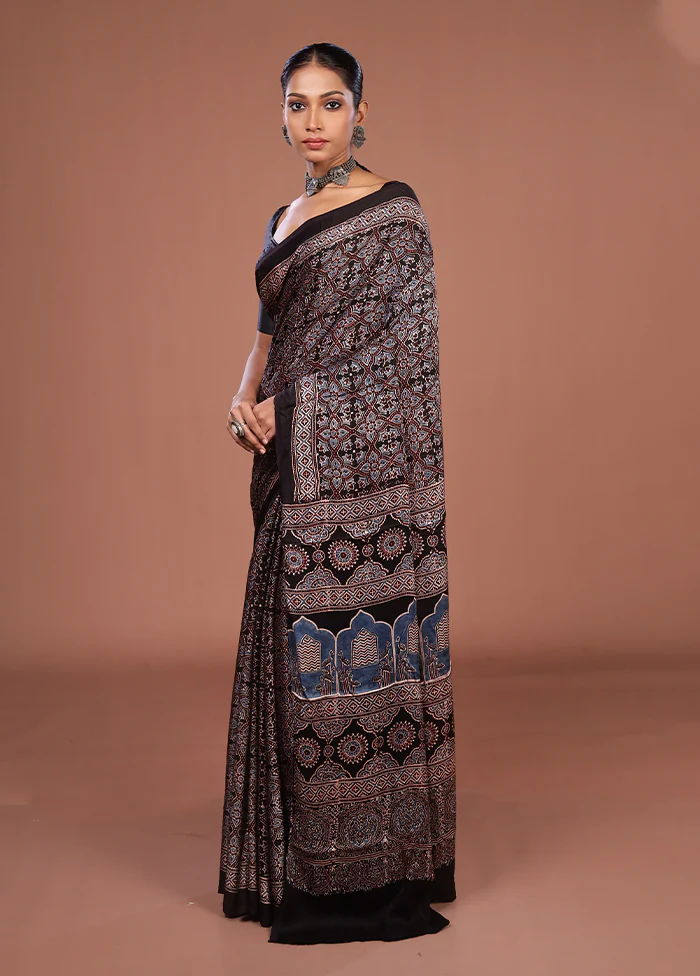 Black Printed Pure Silk Saree Without Blouse Piece - Image 4