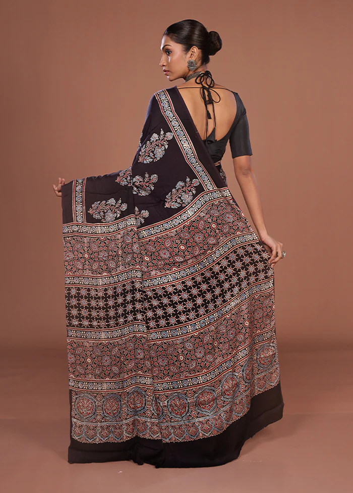 Black Printed Pure Silk Saree Without Blouse Piece - Image 3