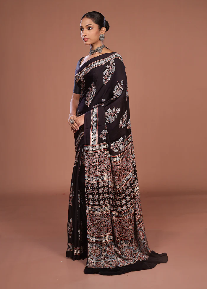 Black Printed Pure Silk Saree Without Blouse Piece - Image 4
