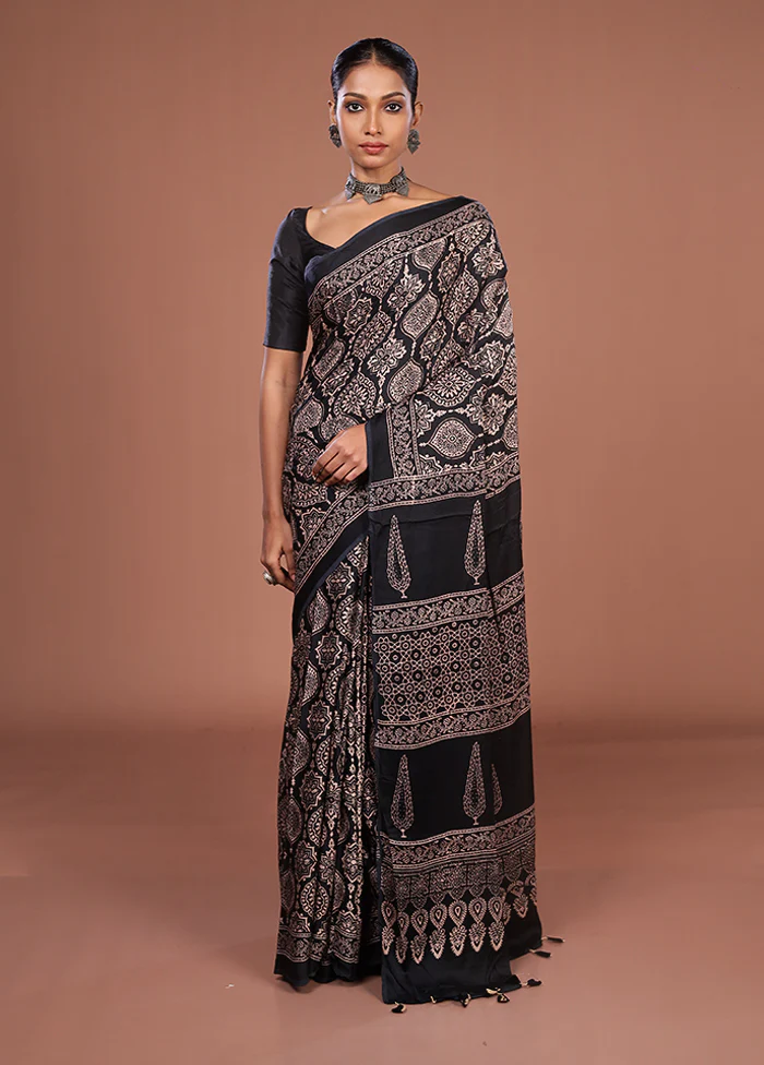 Black Printed Pure Silk Saree Without Blouse Piece - Image 2