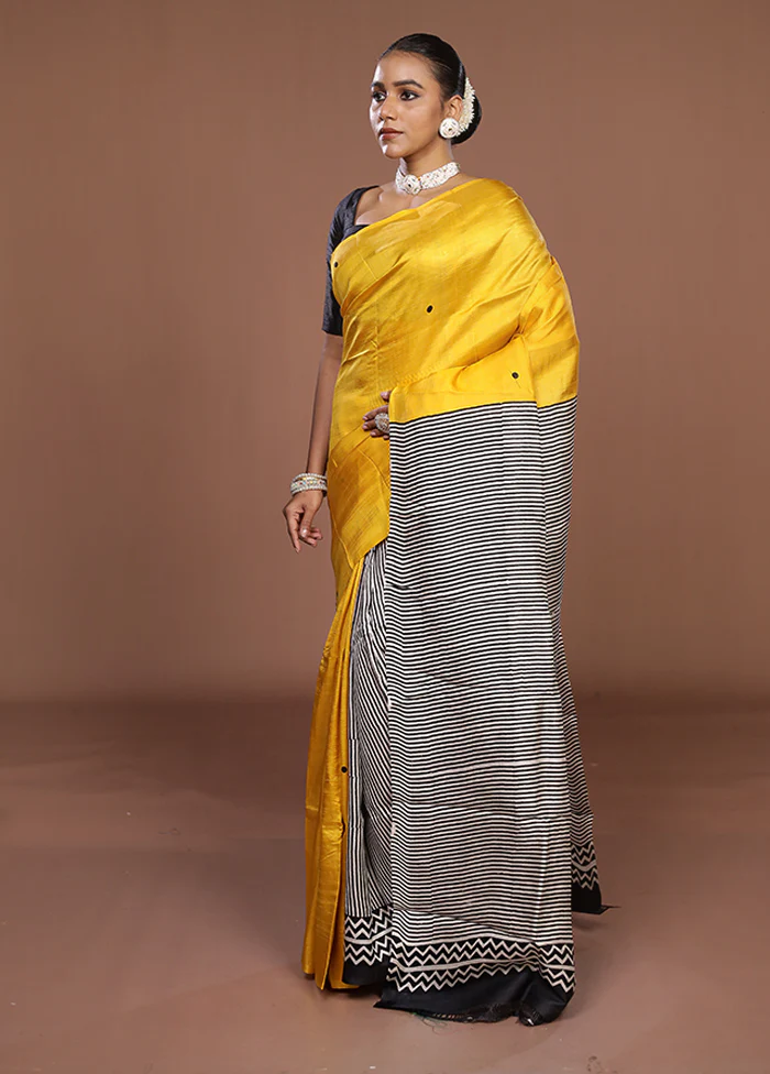 Black Printed Silk Saree Without Blouse Piece - Image 4