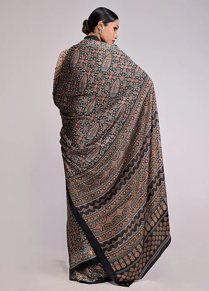 Black Printed Silk Saree With Blouse Piece - Image 3