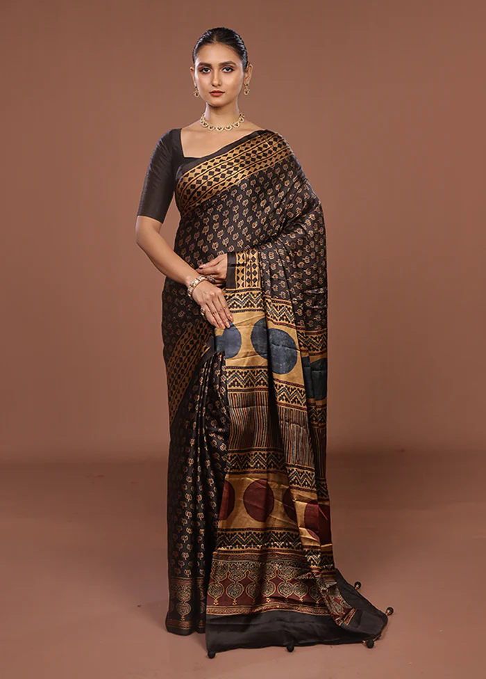 Black Printed Silk Saree Without Blouse Piece - Image 2