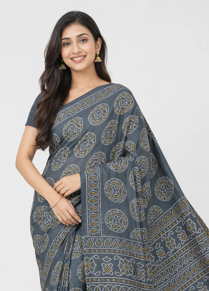 Black Printed Silk Saree Without Blouse Piece - Image 2