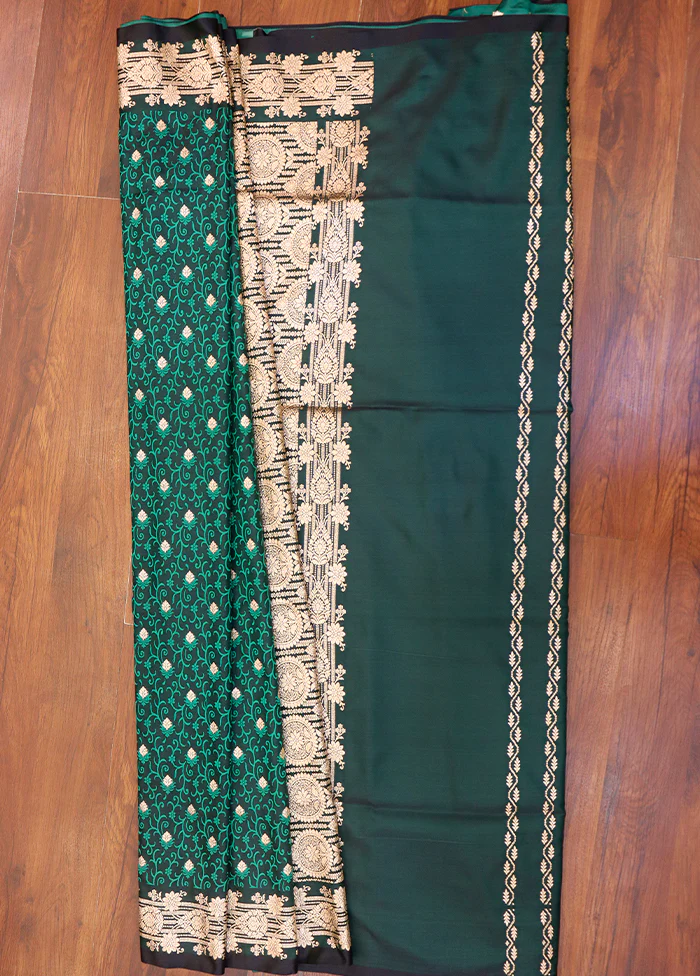 Green Tanchoi Silk Saree With Blouse Piece - Image 3