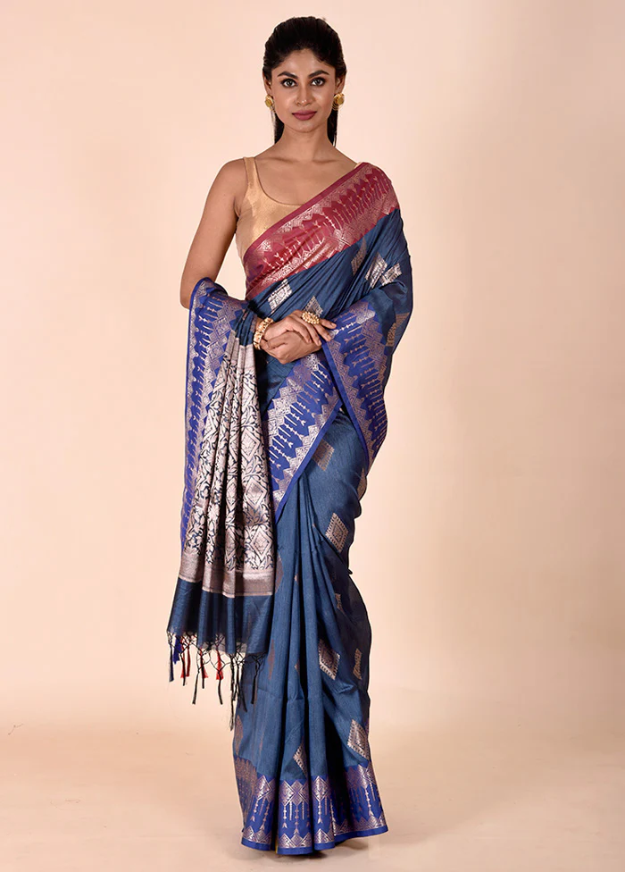 Blue Cotton Saree With Blouse Piece - Image 2