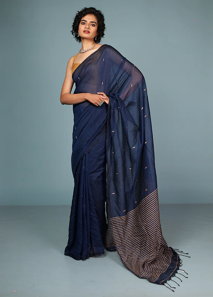 Blue Cotton Saree With Blouse Piece - Image 2