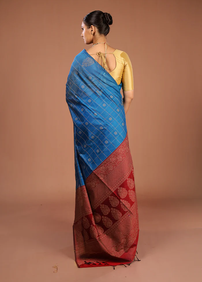Blue Cotton Saree With Blouse Piece - Image 3