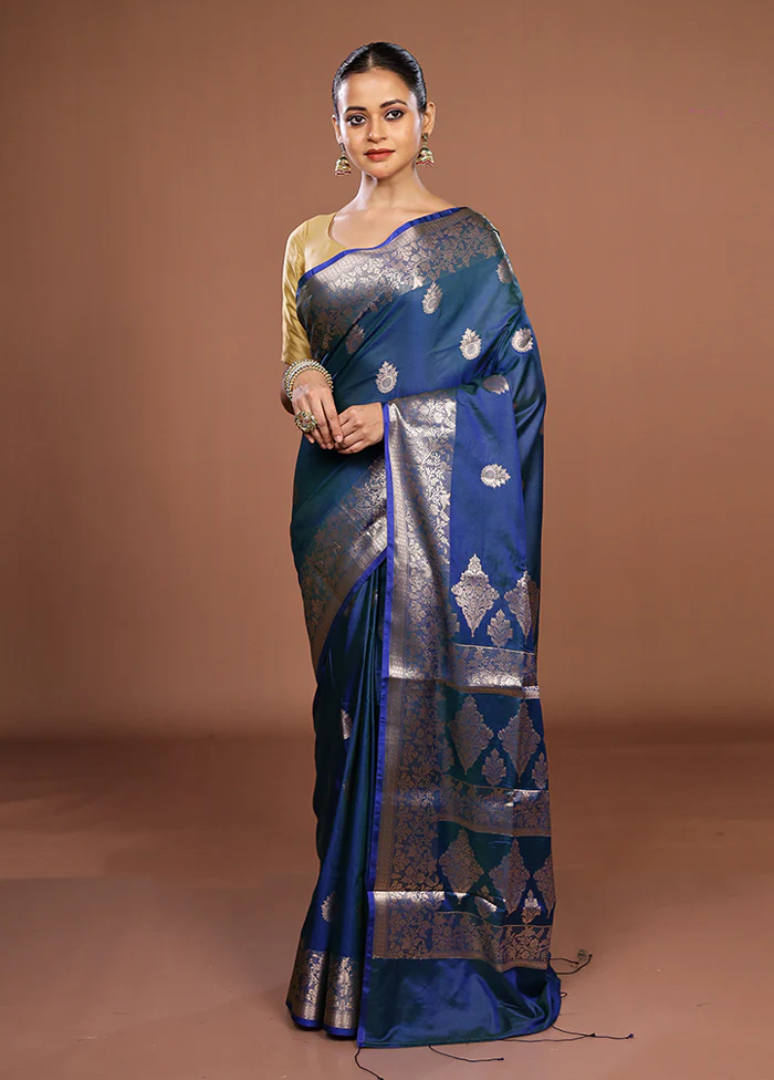 Blue Cotton Saree With Blouse Piece - Image 2