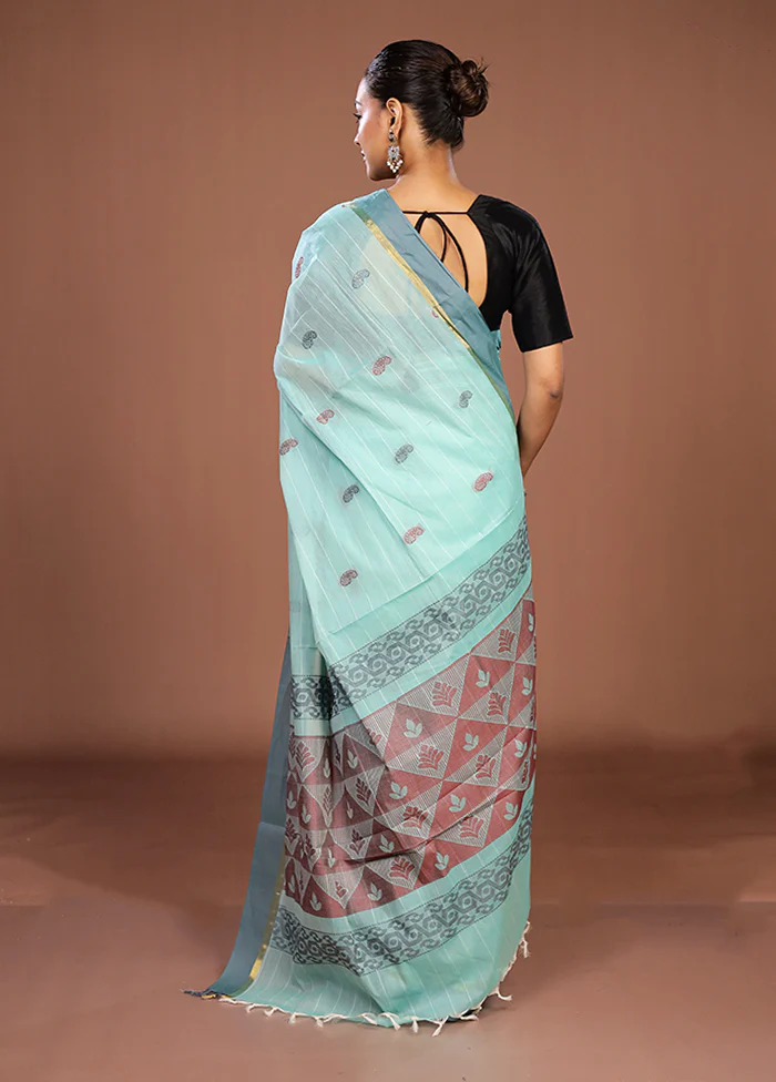 Blue Cotton Saree With Blouse Piece - Image 3