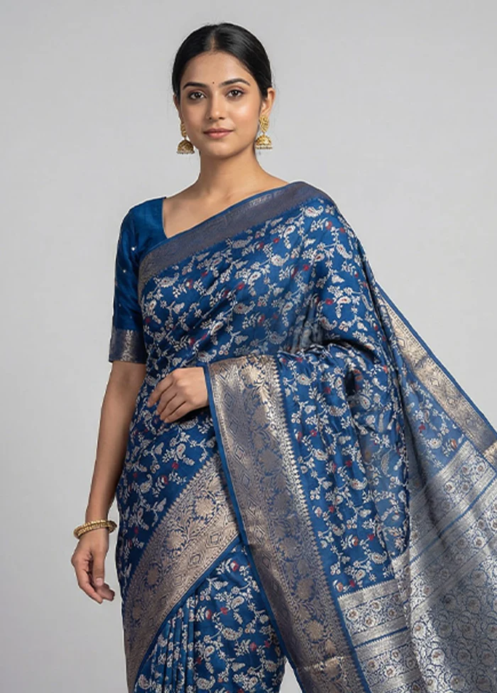 Blue Cotton Saree With Blouse Piece - Image 2