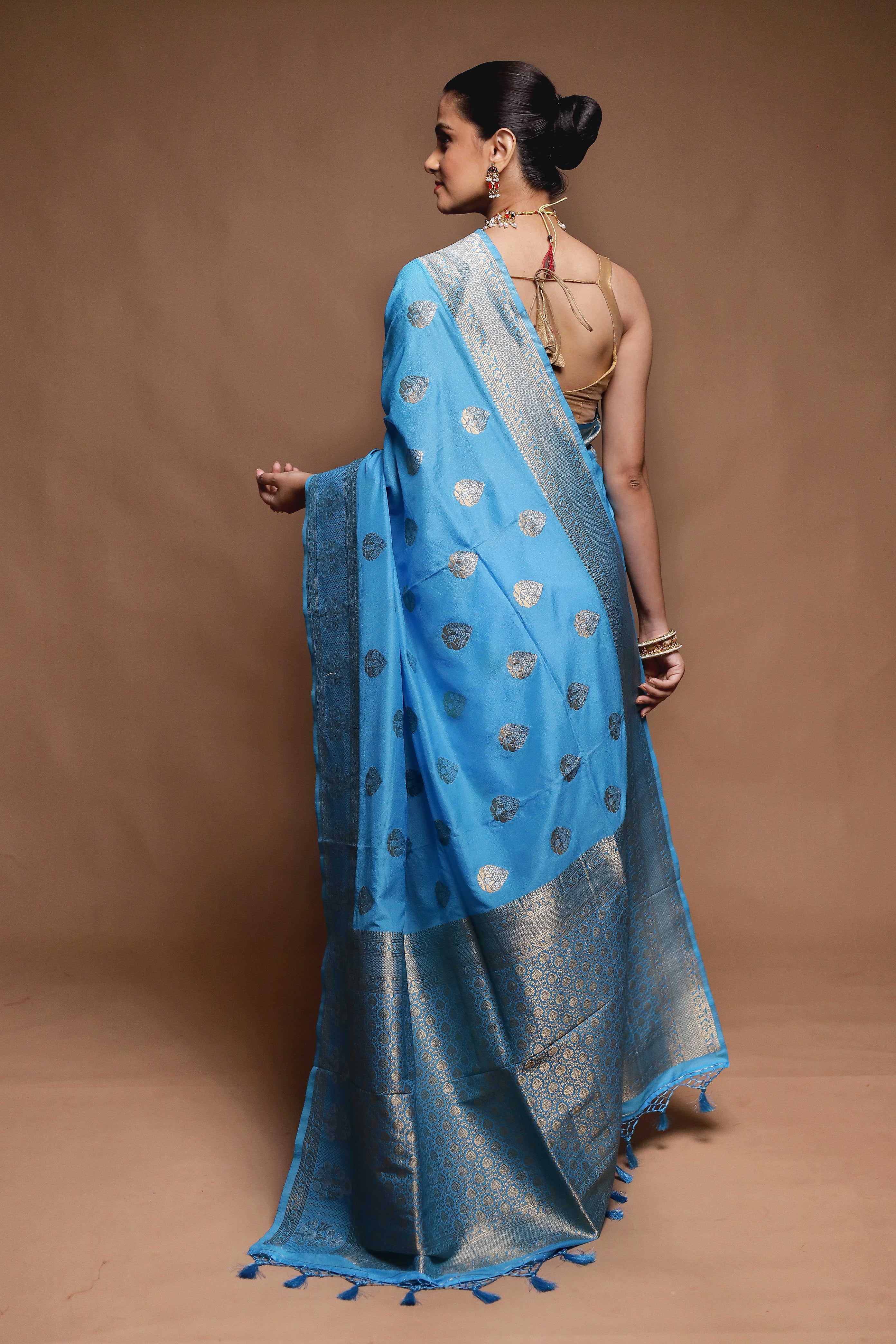 Blue Dupion Silk Saree With Blouse Piece - Image 3