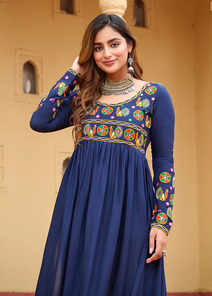 Blue Gamthi Work Silk Kurti - Image 2
