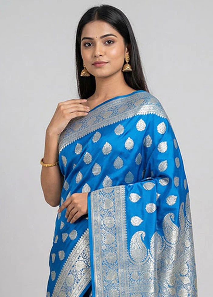 Blue Handloom Banarasi Pure Silk Saree With Blouse Piece - Image 2