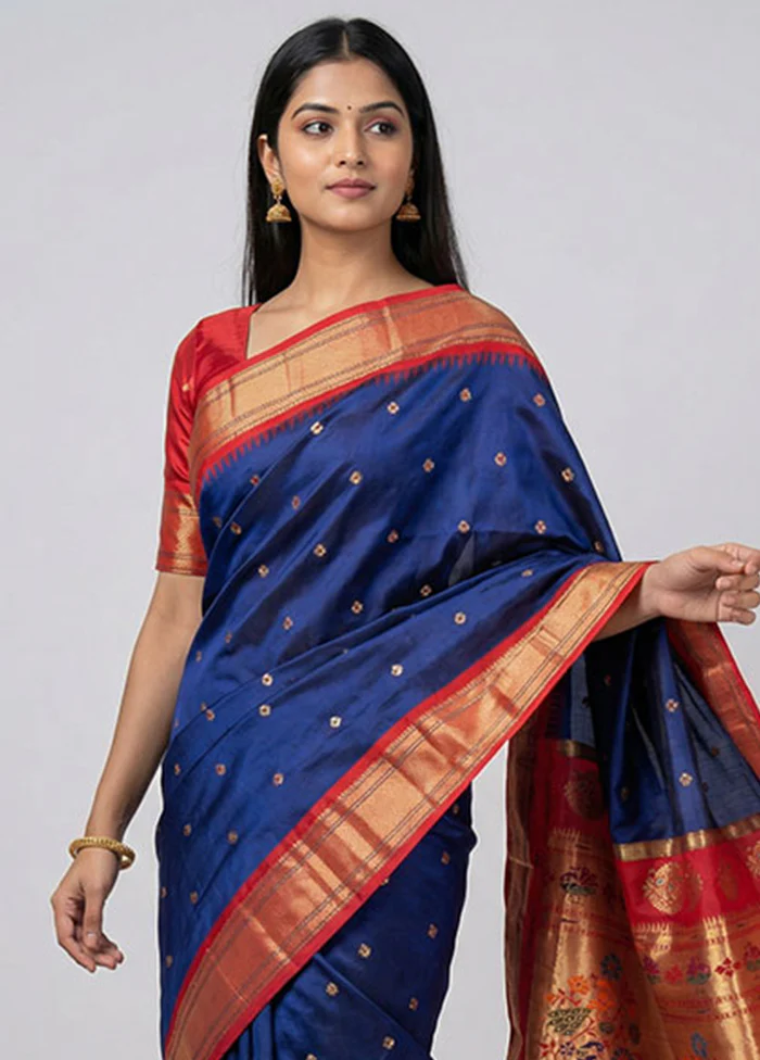 Blue Handloom Kanchipuram Pure Silk Saree With Blouse Piece - Image 2