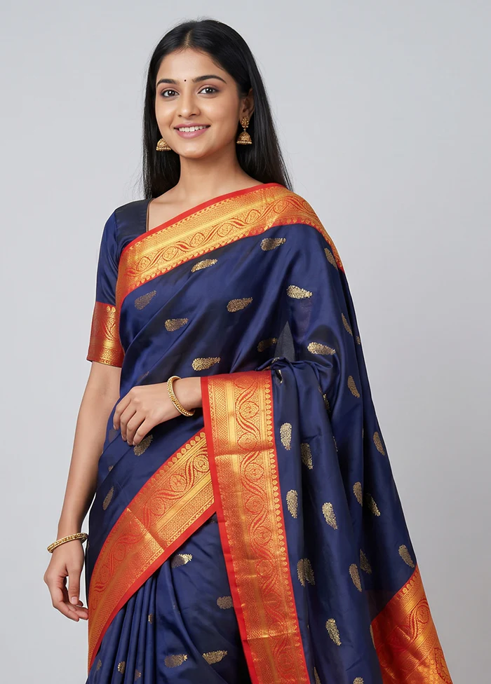 Blue Handloom Kanchipuram Pure Silk Saree With Blouse Piece - Image 2