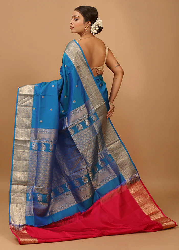 Blue Handloom Kanchipuram Pure Silk Saree With Blouse Piece - Image 3