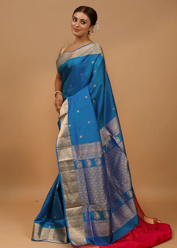 Blue Handloom Kanchipuram Pure Silk Saree With Blouse Piece - Image 4