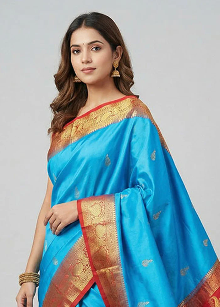 Blue Handloom Kanjivaram Pure Silk Saree With Blouse Piece - Image 2