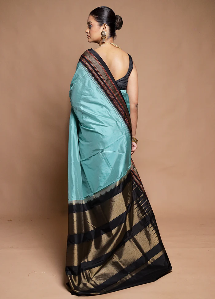 Blue Handloom Kanjivaram Pure Silk Saree With Blouse Piece - Image 3