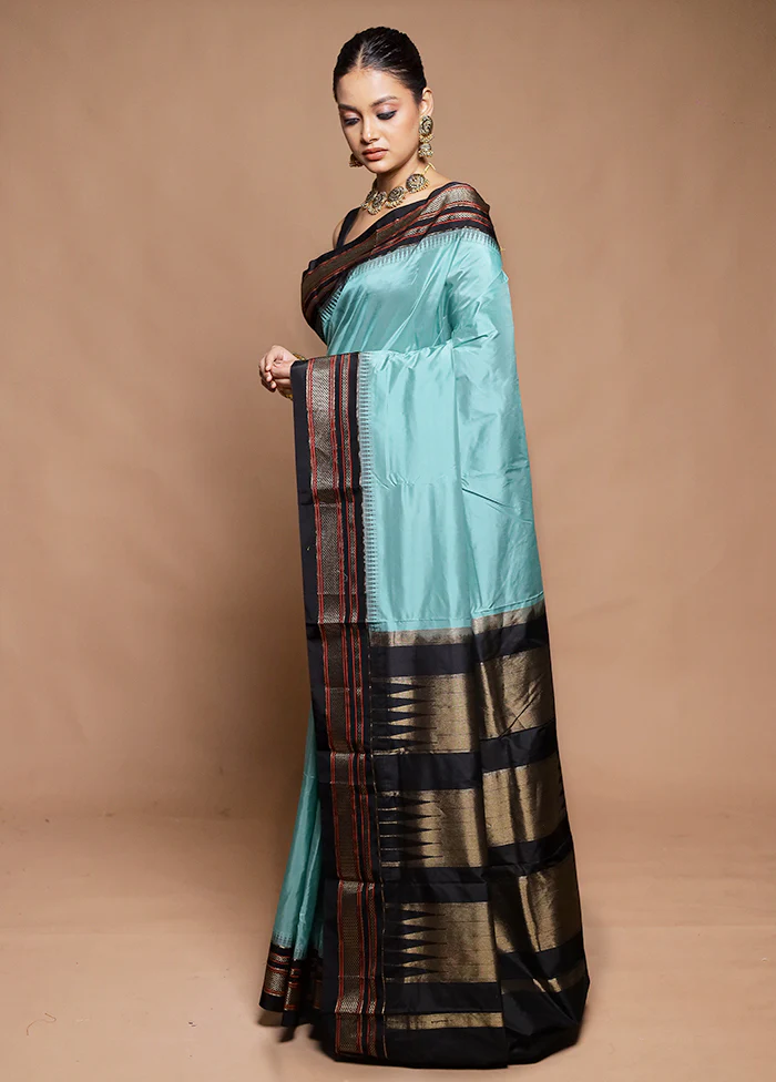 Blue Handloom Kanjivaram Pure Silk Saree With Blouse Piece - Image 4
