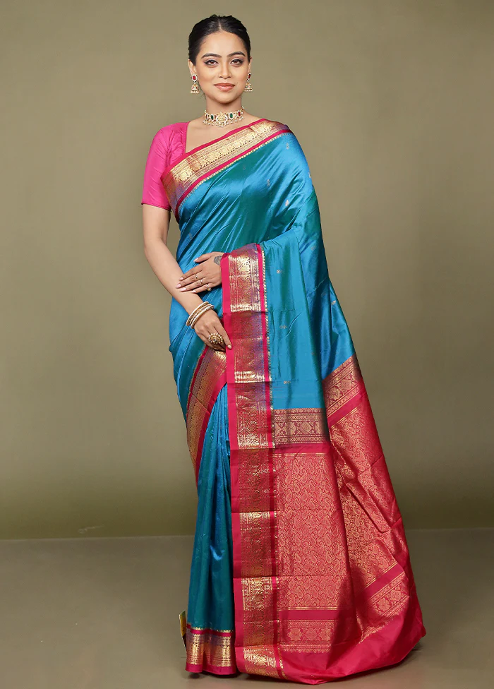 Blue Handloom Kanjivaram Pure Silk Saree With Blouse Piece - Image 2