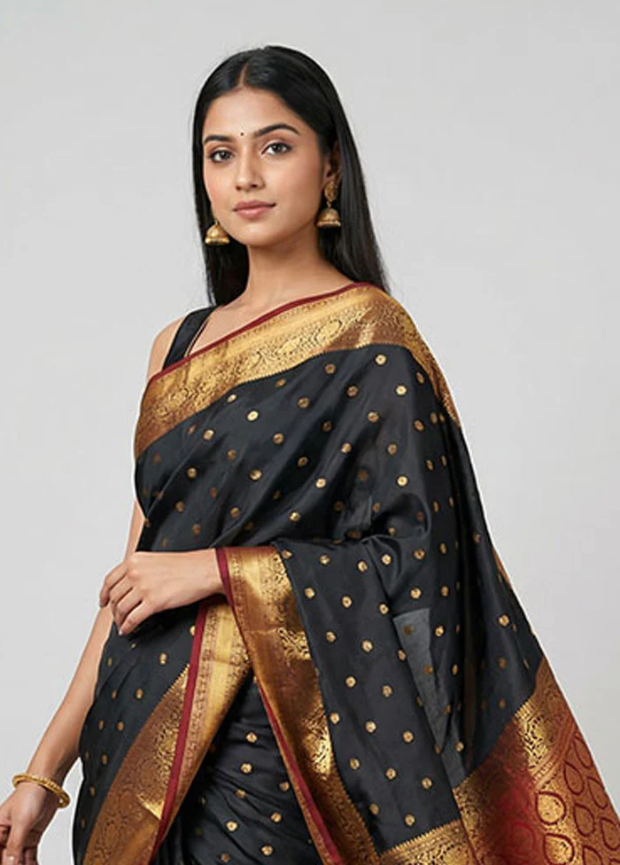 Blue Handloom Kanjivaram Pure Silk Saree With Blouse Piece - Image 2