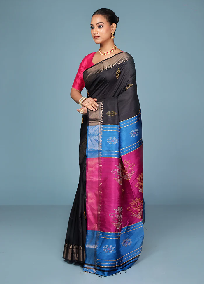 Black Handloom Kanjivaram Pure Silk Saree With Blouse Piece - Image 4