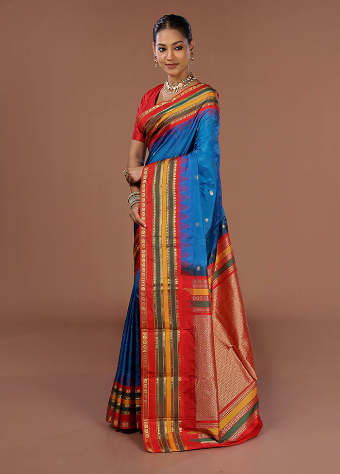 Blue Handloom Kanjivaram Silk Saree With Blouse Piece - Image 4