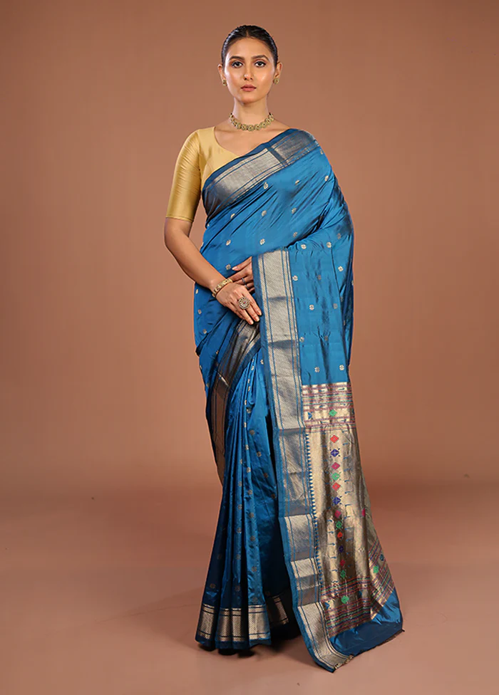 Blue Handloom Kanjivaram Pure Silk Saree With Blouse Piece - Image 2